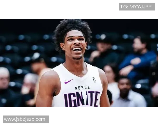 斯库特亨德森的崛起之路:从青涩新星到篮球未来的领军者 斯库特亨德森的崛起之路:从青涩新星到篮球未来的领军者