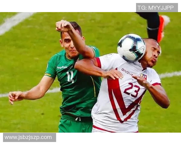 智利女足迎战乌拉圭队激情对决展现南美足球魅力与实力较量