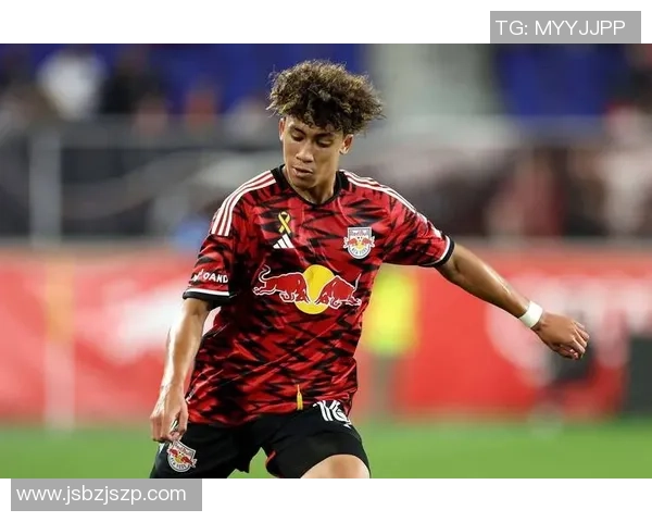 纽约城与英格兰革命的激烈对决展现足球魅力与团队精神的巅峰较量 纽约城与英格兰革命的激烈对决展现足球魅力与团队精神的巅峰较量